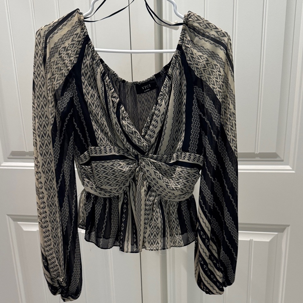 Vici Black and Cream Geometric Blouse